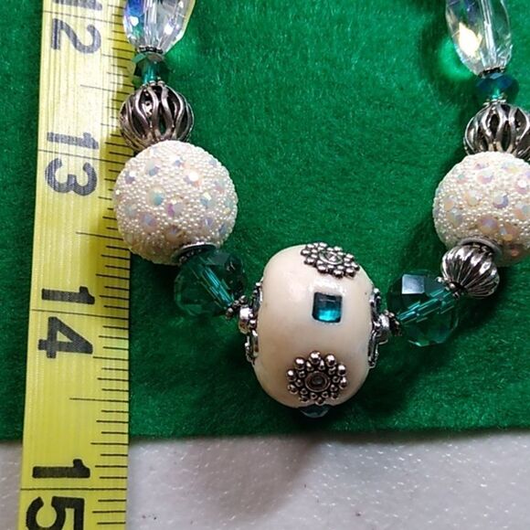 Beaded Handmade multi size & shape beads Silver tone Metal/clear beads necklace - Picture 7 of 7